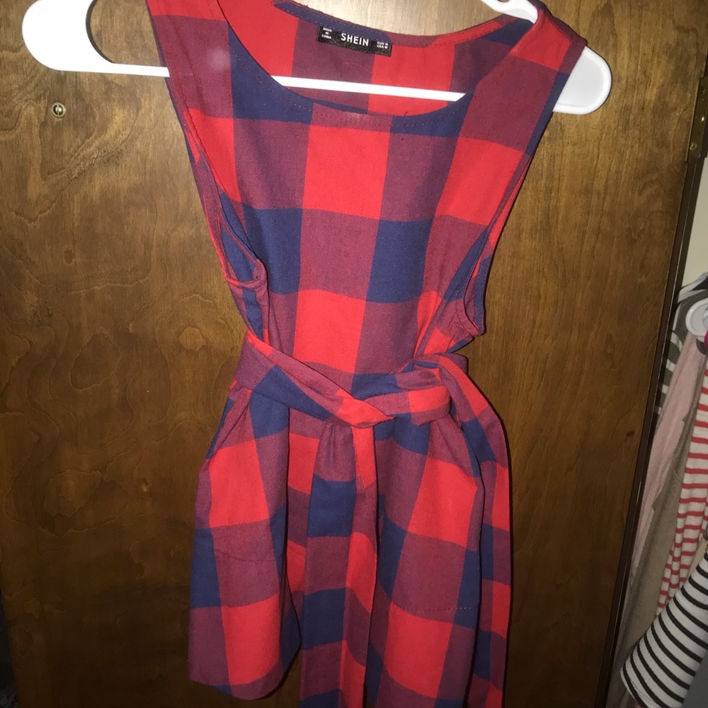 Plaid Sleeveless Top with Removable Tie